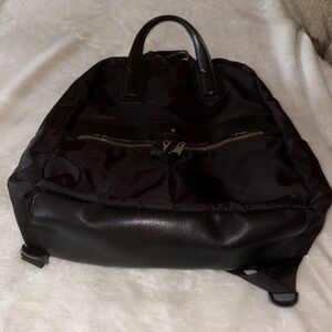Gently Loved Travanti Black Nylon Lightweight Travel Computer Backpack